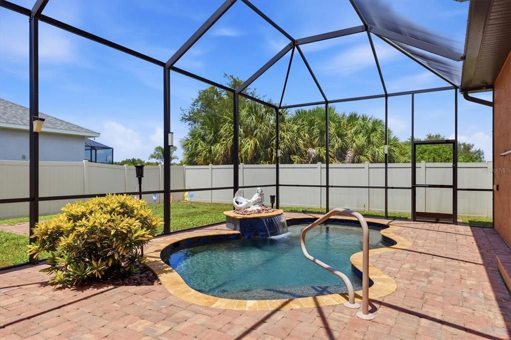 En Venta: $548,000 (3 camas, 2 baños, 2696 Pies cuadrados)
