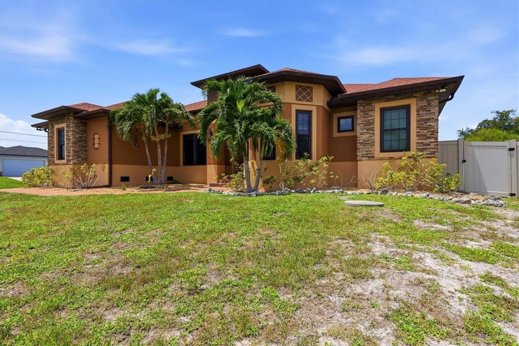 En Venta: $548,000 (3 camas, 2 baños, 2696 Pies cuadrados)