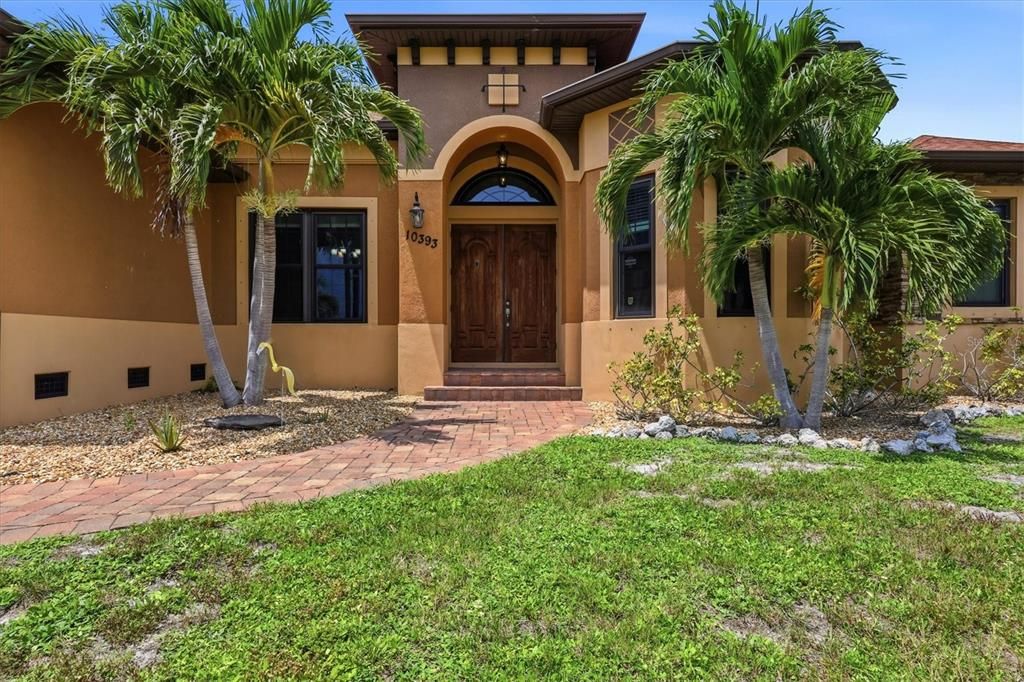 En Venta: $548,000 (3 camas, 2 baños, 2696 Pies cuadrados)