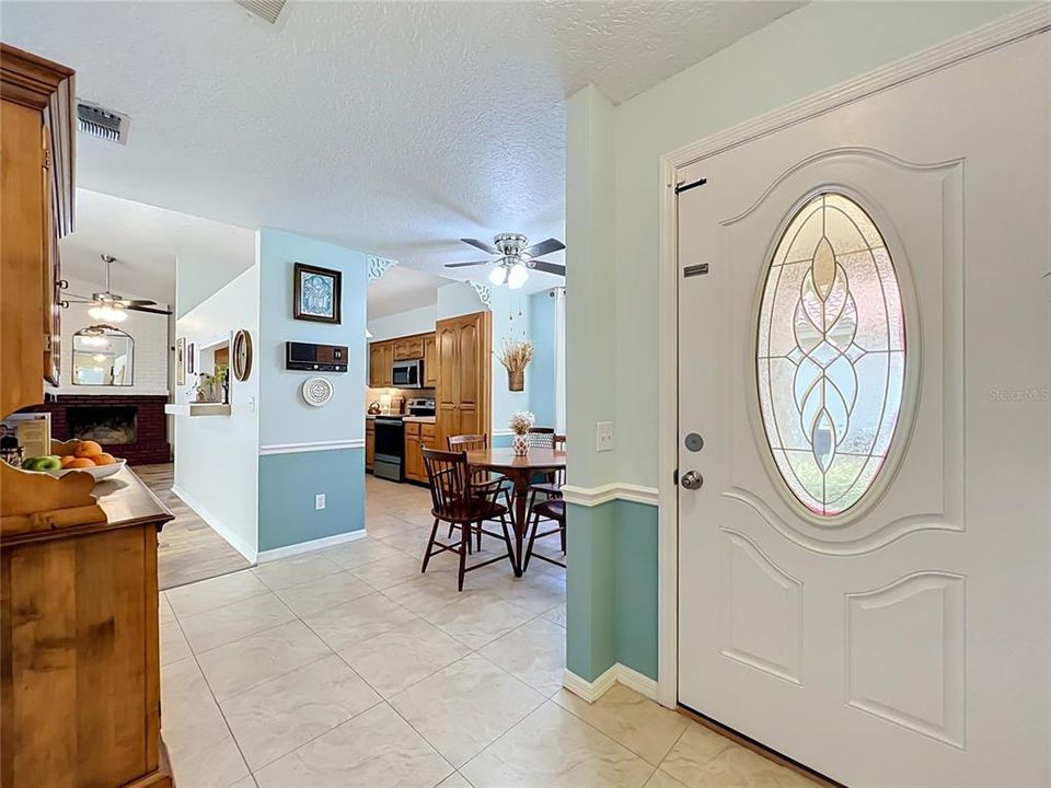 For Sale: $439,000 (3 beds, 2 baths, 1574 Square Feet)