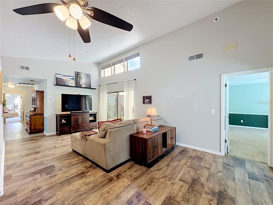 For Sale: $439,000 (3 beds, 2 baths, 1574 Square Feet)