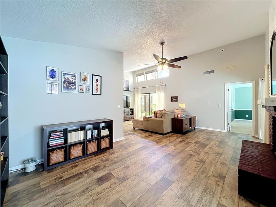 For Sale: $439,000 (3 beds, 2 baths, 1574 Square Feet)