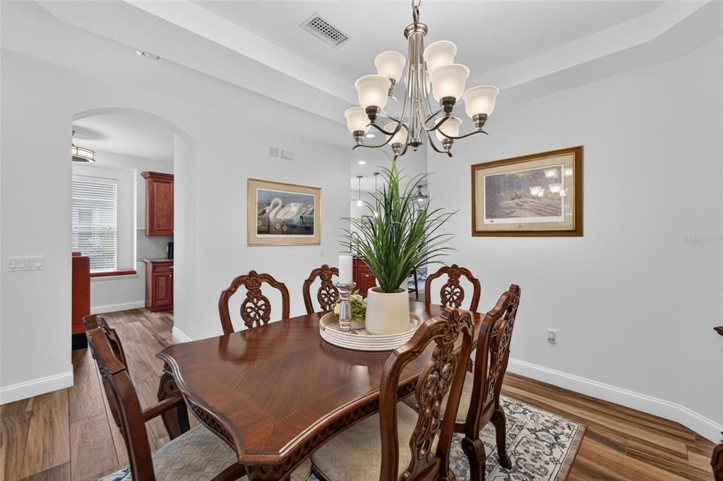En Venta: $399,900 (3 camas, 2 baños, 1750 Pies cuadrados)