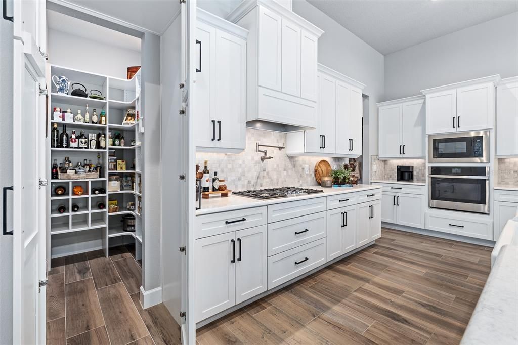 For Sale: $949,900 (4 beds, 3 baths, 2568 Square Feet)