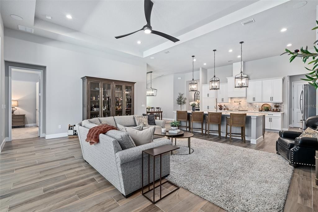 For Sale: $949,900 (4 beds, 3 baths, 2568 Square Feet)