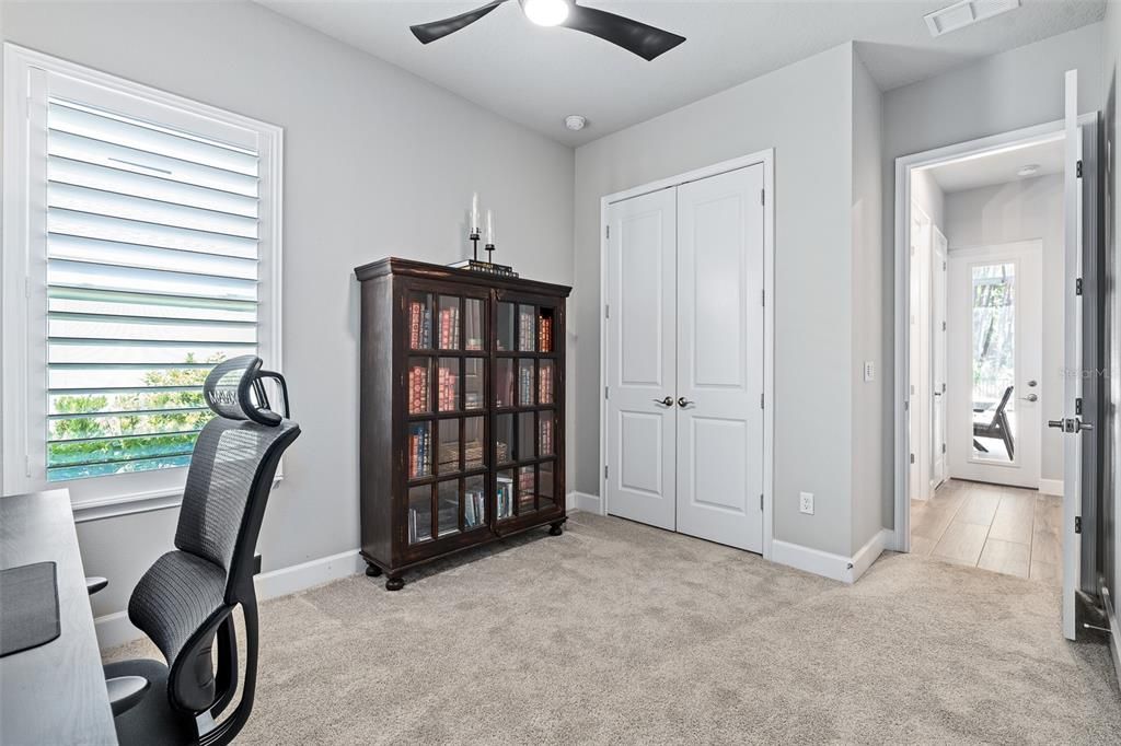 For Sale: $949,900 (4 beds, 3 baths, 2568 Square Feet)