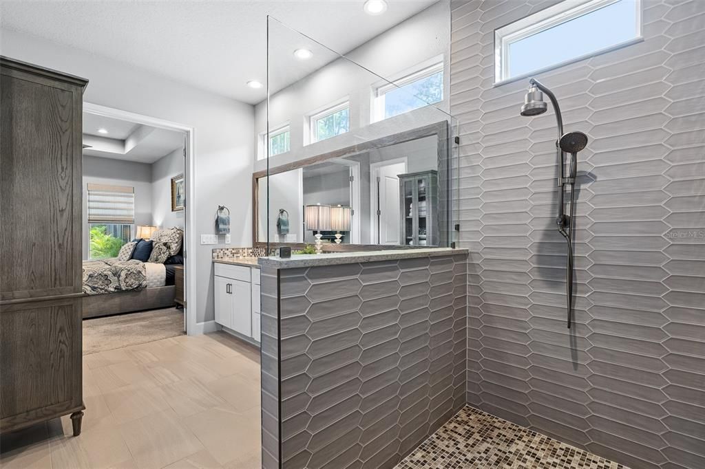 For Sale: $949,900 (4 beds, 3 baths, 2568 Square Feet)