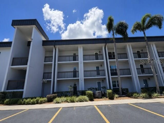 For Sale: $67,600 (1 beds, 1 baths, 792 Square Feet)