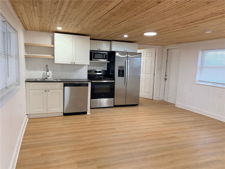 For Rent: $1,500 (1 beds, 1 baths, 500 Square Feet)