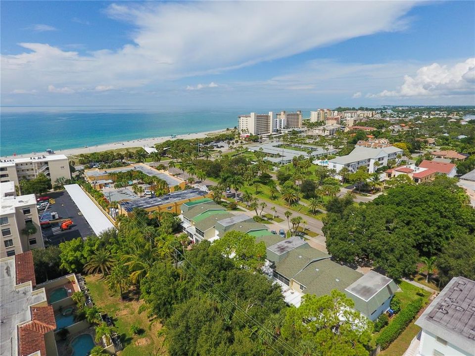 Activo con contrato: $410,000 (3 camas, 2 baños, 1416 Pies cuadrados)