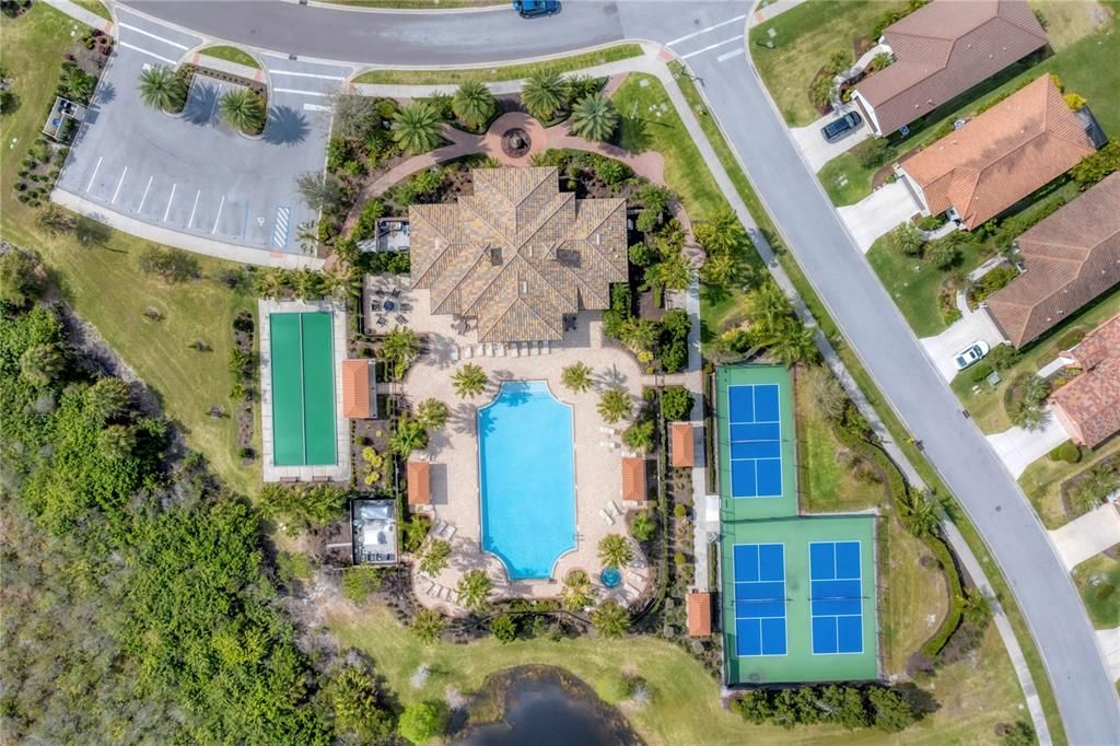 Activo con contrato: $410,000 (3 camas, 2 baños, 1416 Pies cuadrados)