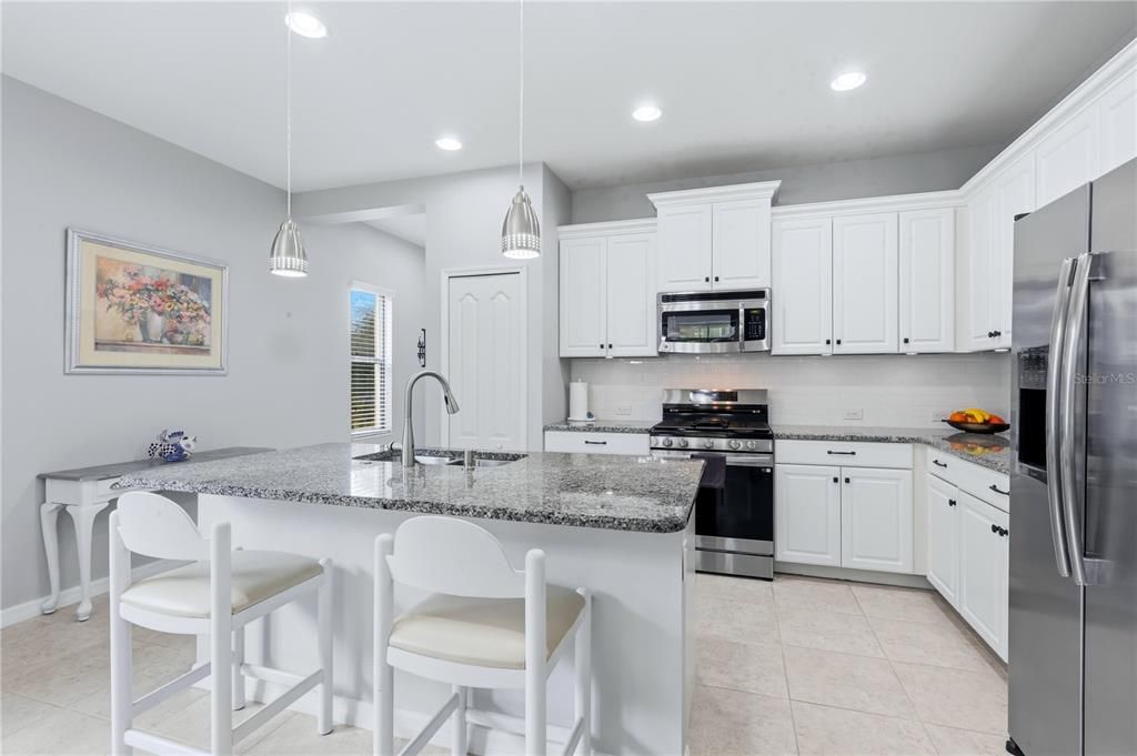 Activo con contrato: $410,000 (3 camas, 2 baños, 1416 Pies cuadrados)