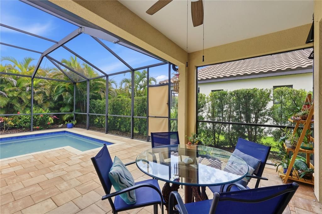 Activo con contrato: $410,000 (3 camas, 2 baños, 1416 Pies cuadrados)