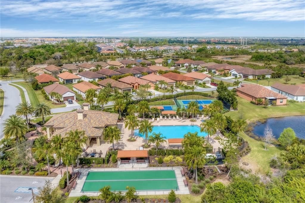 Activo con contrato: $410,000 (3 camas, 2 baños, 1416 Pies cuadrados)