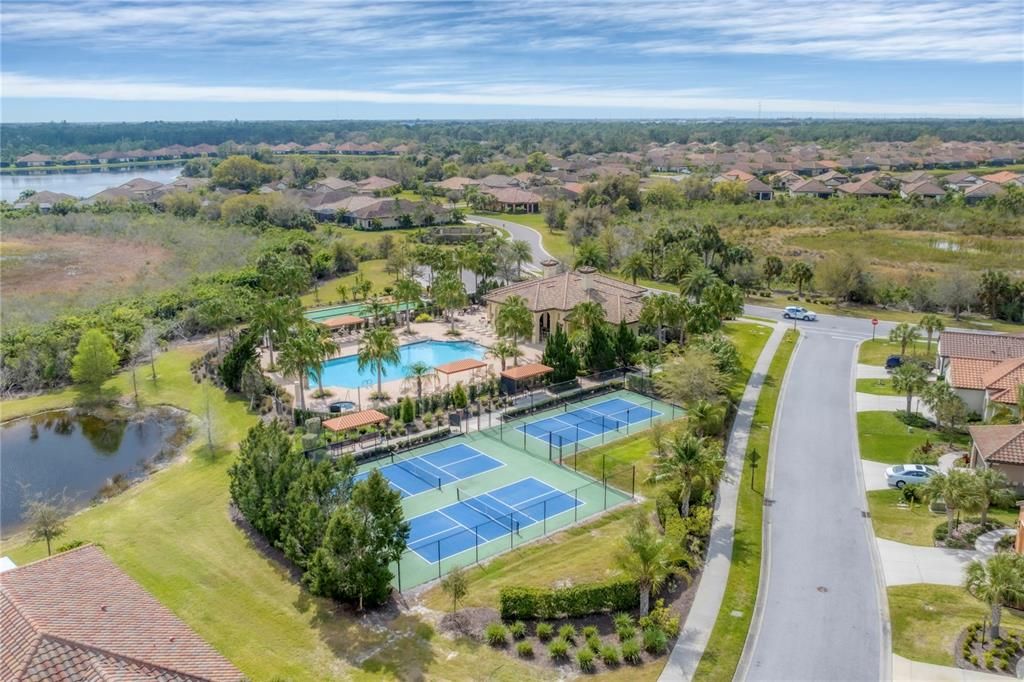 Activo con contrato: $410,000 (3 camas, 2 baños, 1416 Pies cuadrados)