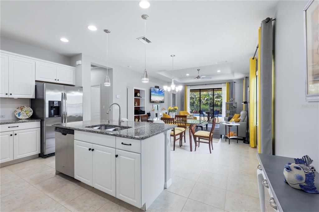 Activo con contrato: $410,000 (3 camas, 2 baños, 1416 Pies cuadrados)