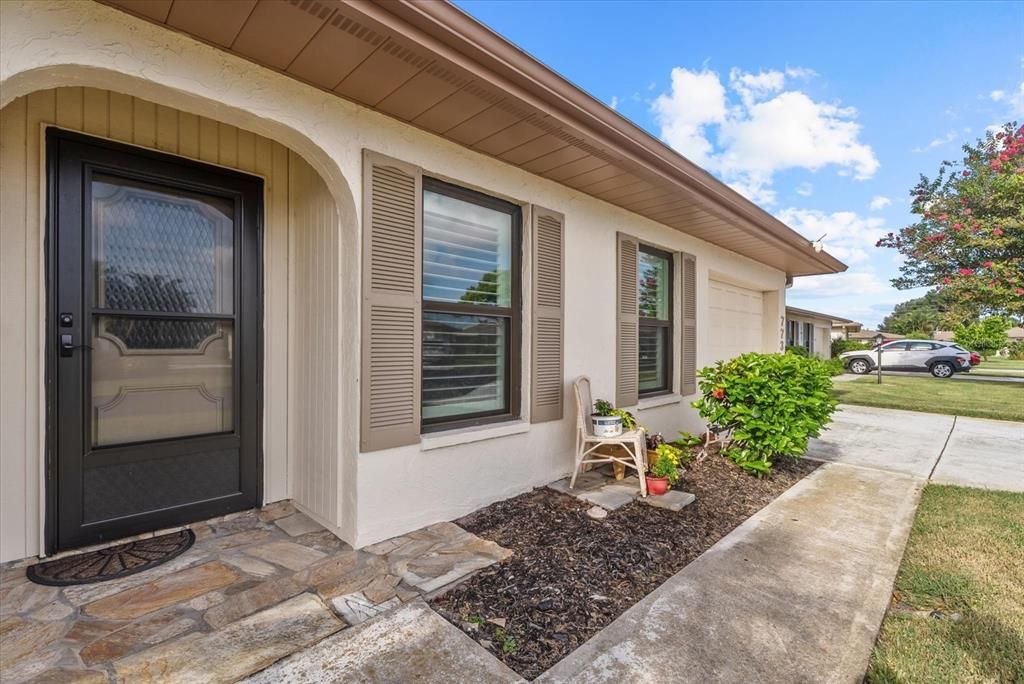 For Sale: $260,000 (2 beds, 2 baths, 1721 Square Feet)