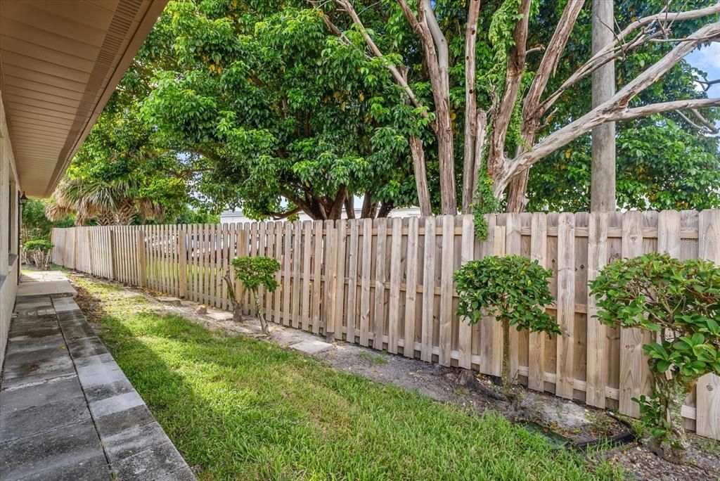 For Sale: $260,000 (2 beds, 2 baths, 1721 Square Feet)