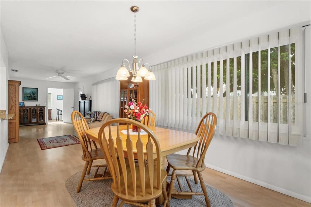 For Sale: $260,000 (2 beds, 2 baths, 1721 Square Feet)