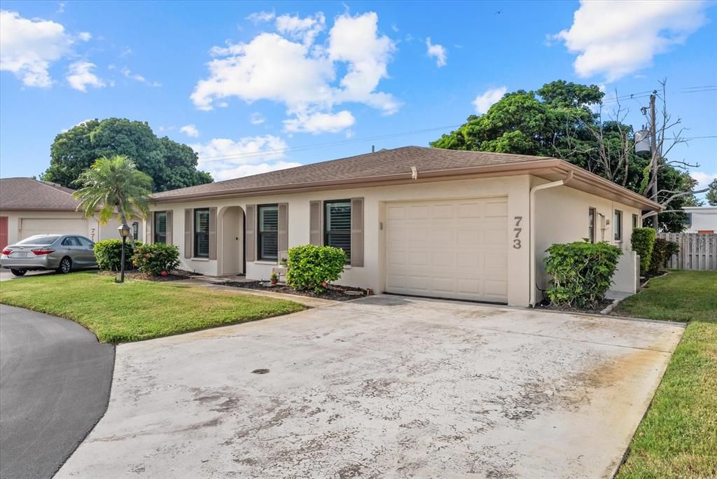 For Sale: $260,000 (2 beds, 2 baths, 1721 Square Feet)