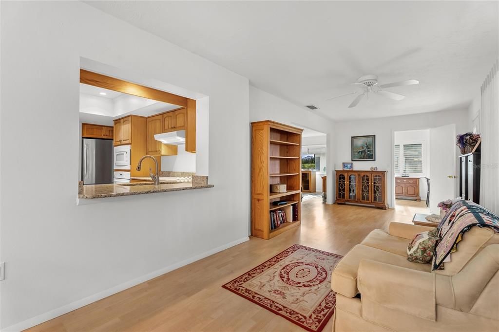 For Sale: $260,000 (2 beds, 2 baths, 1721 Square Feet)