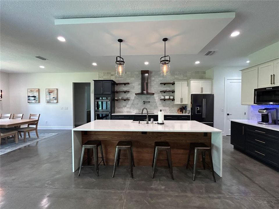 En Venta: $899,900 (4 camas, 3 baños, 3254 Pies cuadrados)