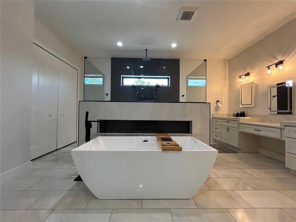 En Venta: $899,900 (4 camas, 3 baños, 3254 Pies cuadrados)