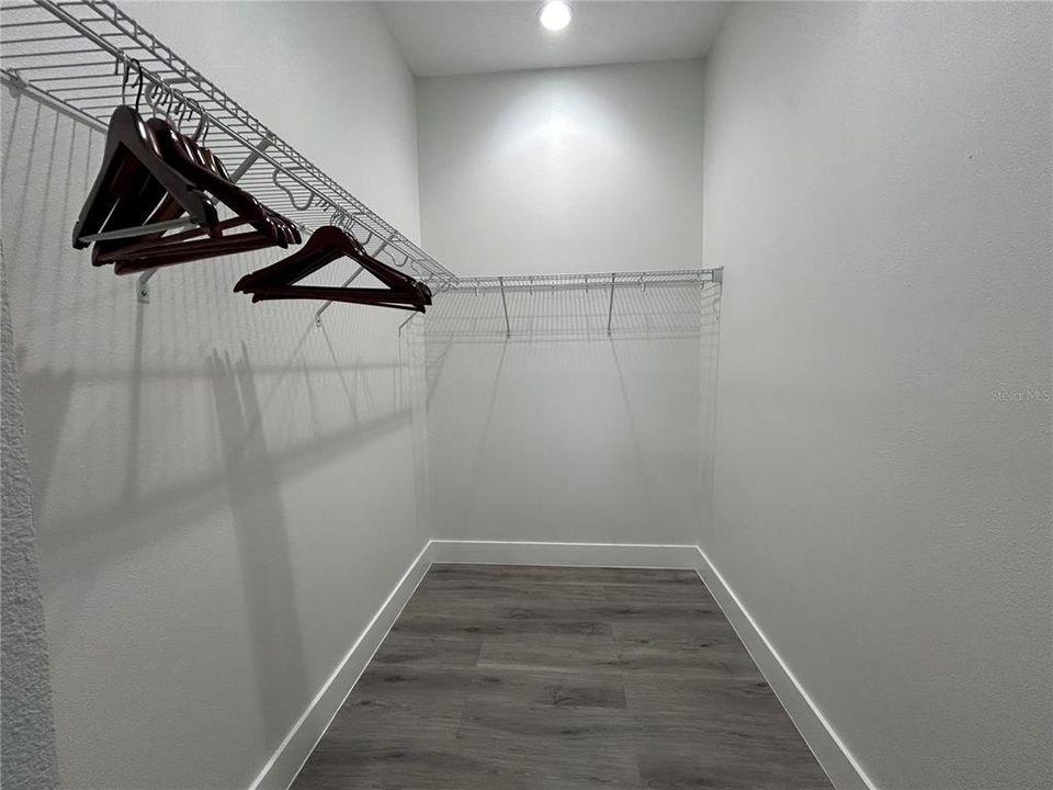En Venta: $899,900 (4 camas, 3 baños, 3254 Pies cuadrados)