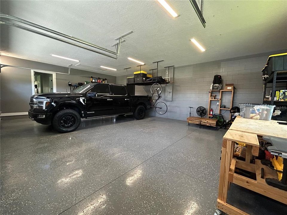 En Venta: $899,900 (4 camas, 3 baños, 3254 Pies cuadrados)
