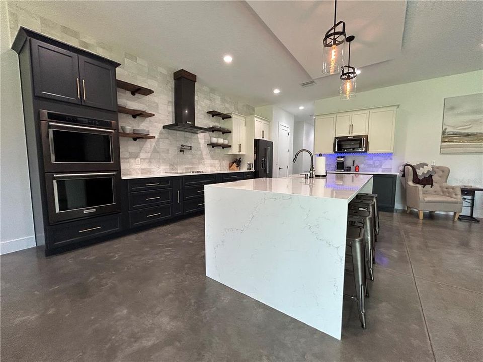 En Venta: $899,900 (4 camas, 3 baños, 3254 Pies cuadrados)