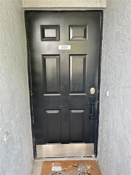 For Rent: $2,800 (2 beds, 2 baths, 1136 Square Feet)