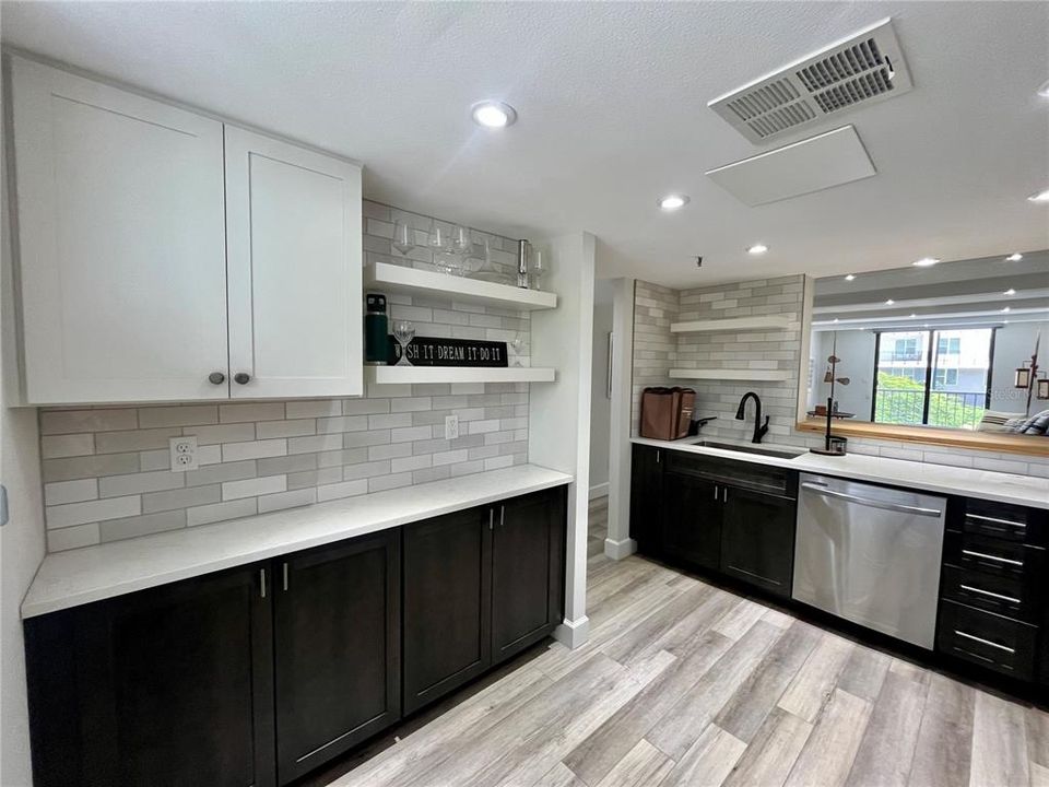 For Rent: $2,800 (2 beds, 2 baths, 1136 Square Feet)