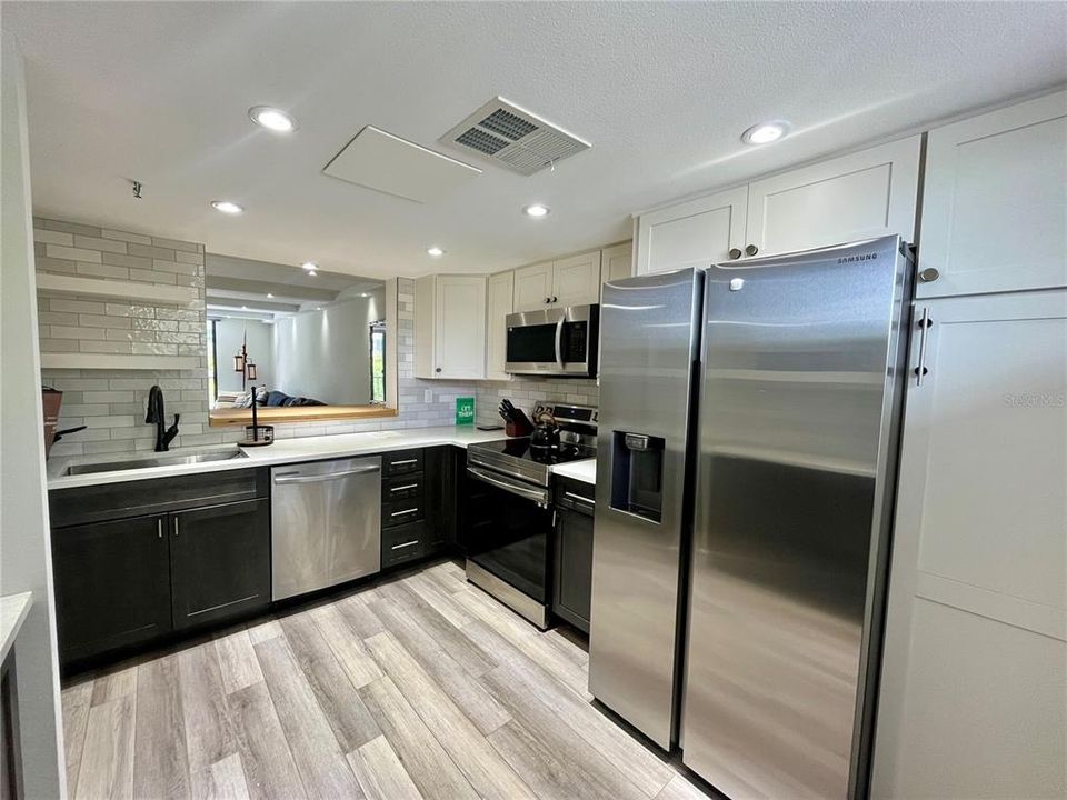 For Rent: $2,800 (2 beds, 2 baths, 1136 Square Feet)