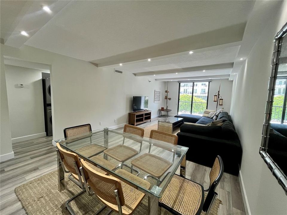 For Rent: $2,800 (2 beds, 2 baths, 1136 Square Feet)