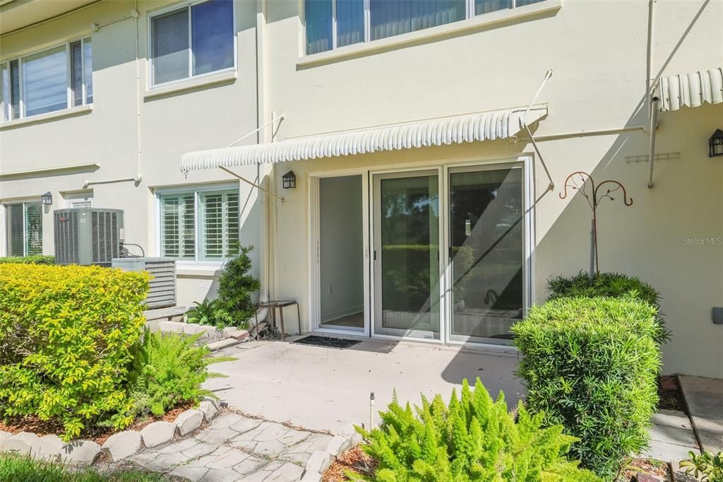 For Sale: $154,900 (2 beds, 1 baths, 1015 Square Feet)