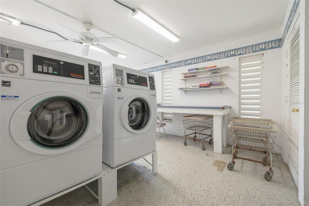 For Sale: $154,900 (2 beds, 1 baths, 1015 Square Feet)