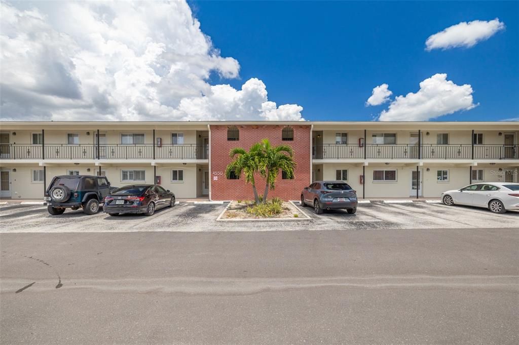 For Sale: $154,900 (2 beds, 1 baths, 1015 Square Feet)