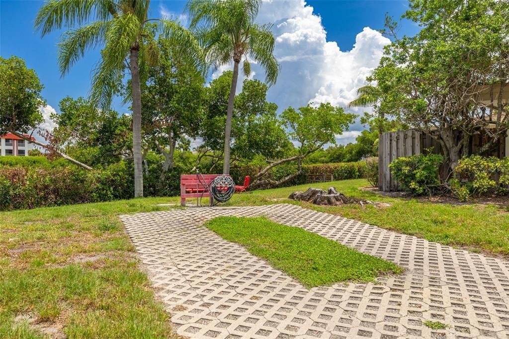 For Sale: $154,900 (2 beds, 1 baths, 1015 Square Feet)
