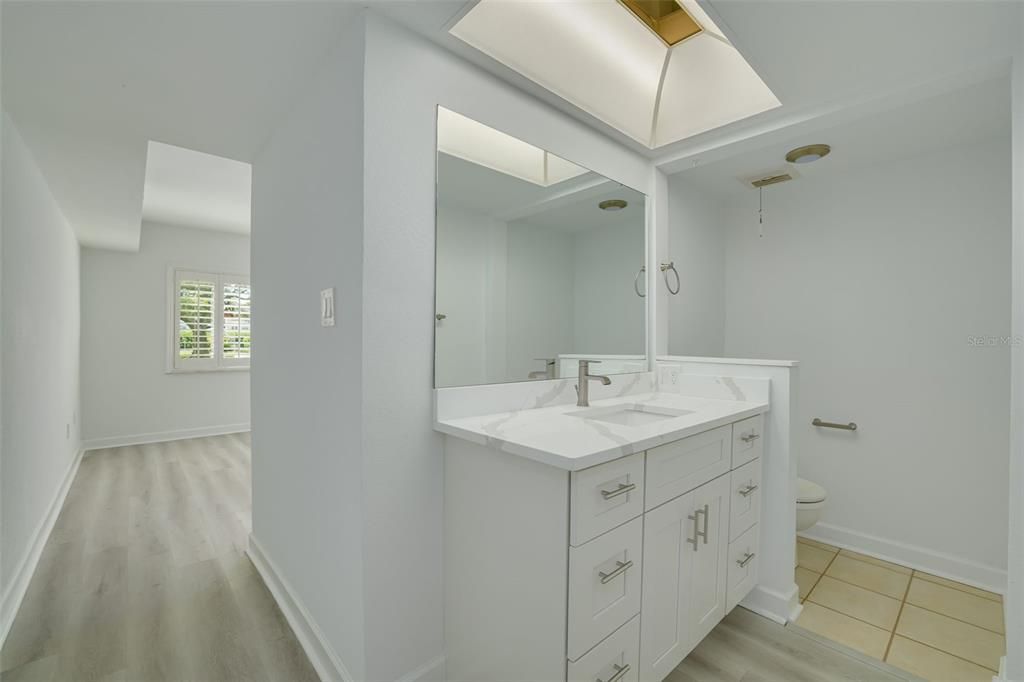 For Sale: $154,900 (2 beds, 1 baths, 1015 Square Feet)