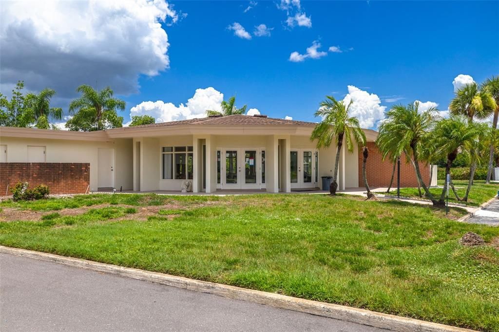 For Sale: $154,900 (2 beds, 1 baths, 1015 Square Feet)