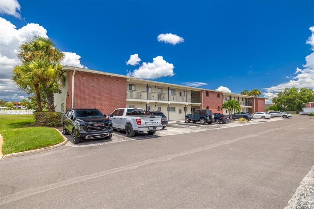 For Sale: $154,900 (2 beds, 1 baths, 1015 Square Feet)