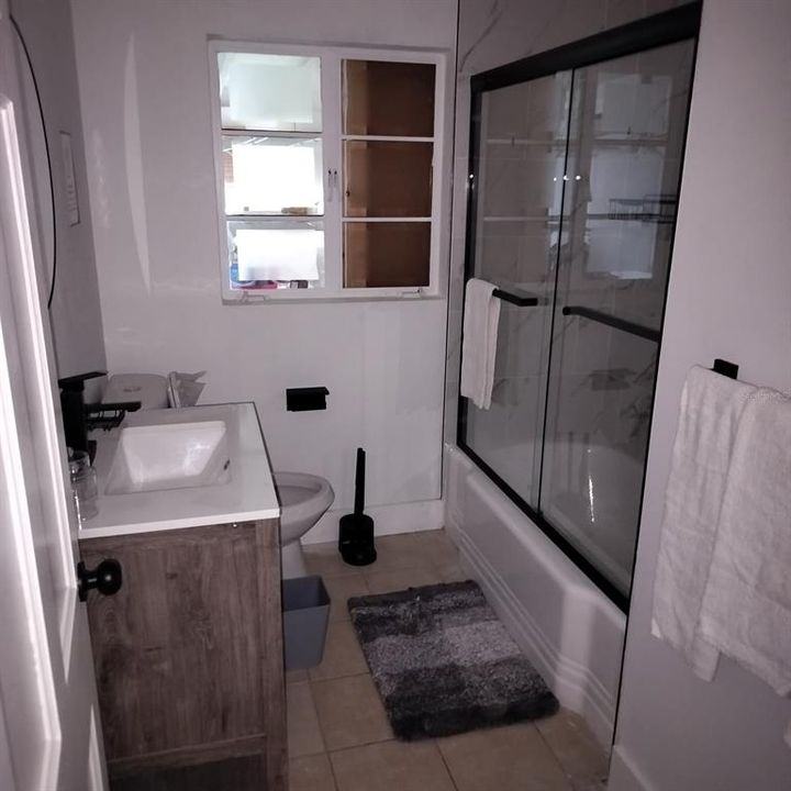 В аренду: $2,100 (3 спален, 2 ванн, 1072 Квадратных фут)