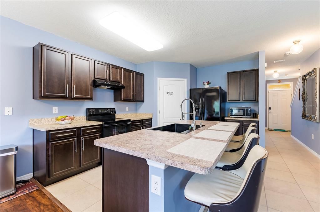 For Sale: $424,999 (5 beds, 3 baths, 2905 Square Feet)