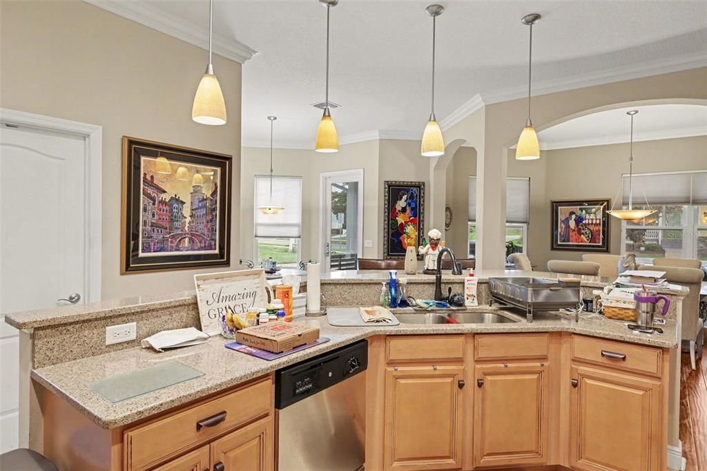 For Sale: $539,900 (3 beds, 2 baths, 2326 Square Feet)