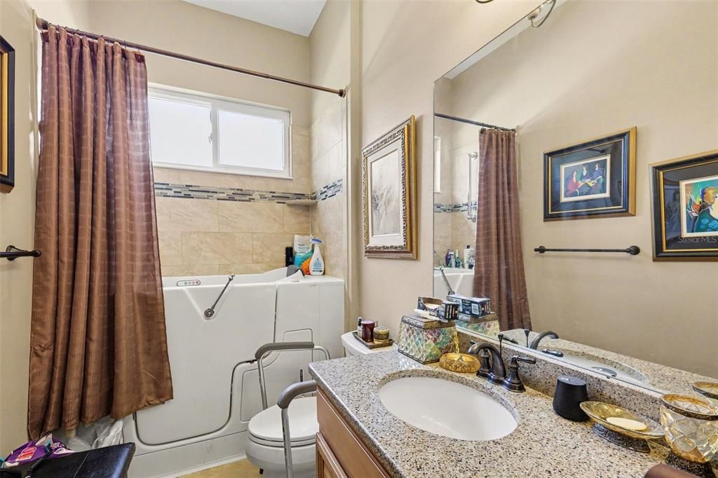 For Sale: $539,900 (3 beds, 2 baths, 2326 Square Feet)