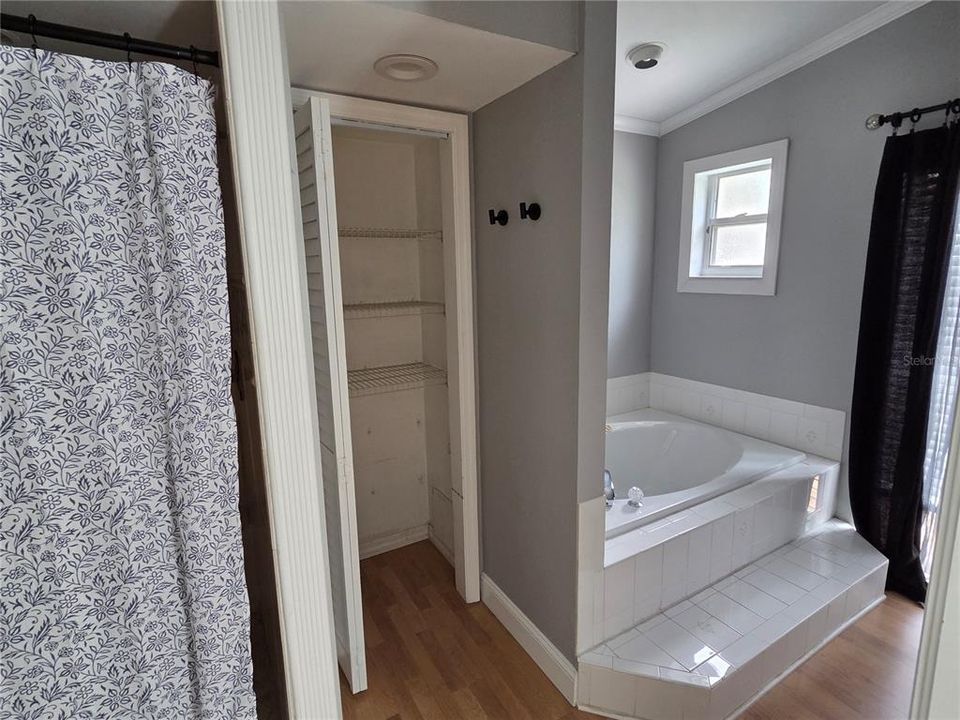 En Venta: $450,449 (3 camas, 2 baños, 1830 Pies cuadrados)