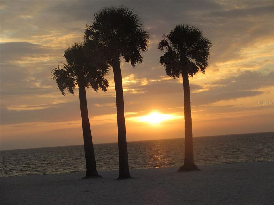 Active With Contract: $425,000 (3 beds, 2 baths, 1830 Square Feet)
