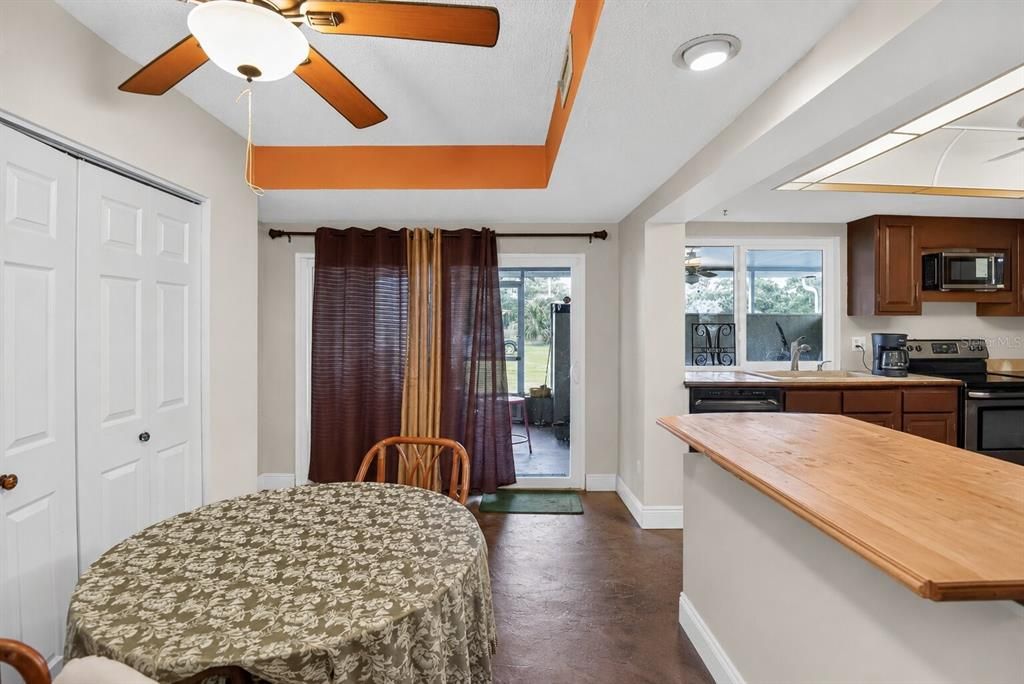En Venta: $255,000 (3 camas, 2 baños, 1636 Pies cuadrados)