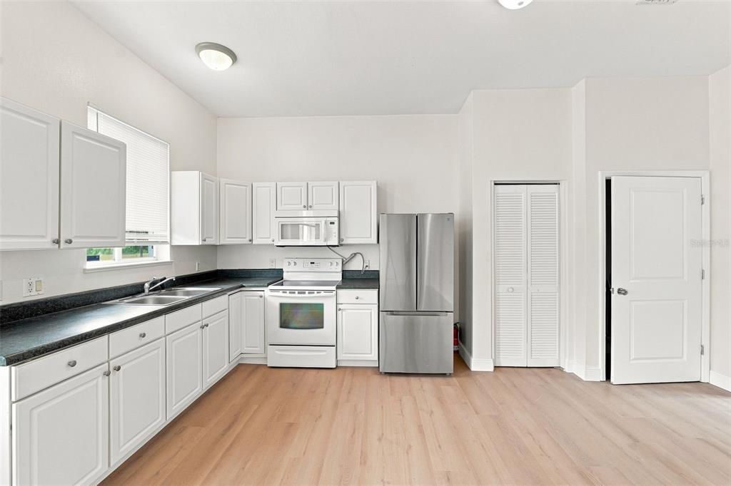En Venta: $524,900 (6 camas, 4 baños, 5281 Pies cuadrados)