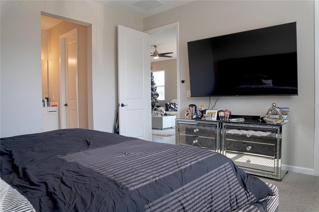 En Venta: $305,000 (3 camas, 2 baños, 1680 Pies cuadrados)